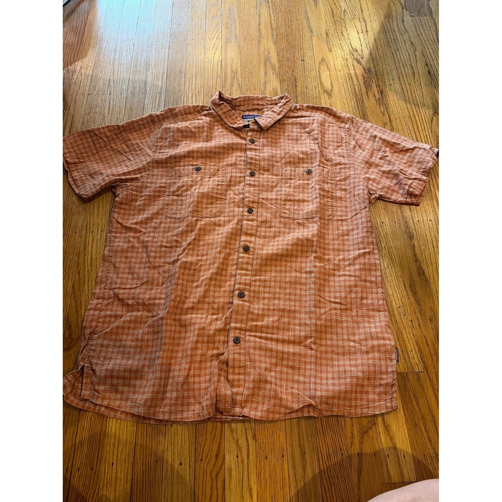 Patagonia Mens XL Short Sleeve Button Down Shirt Orange Plaid Pockets Hiking